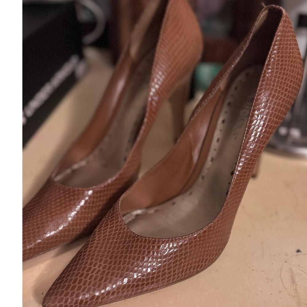 BCBGirls Cognac Brown Snakeskin Pointed Toe Pumps Stiletto High Heels‎ Size 8.5B
